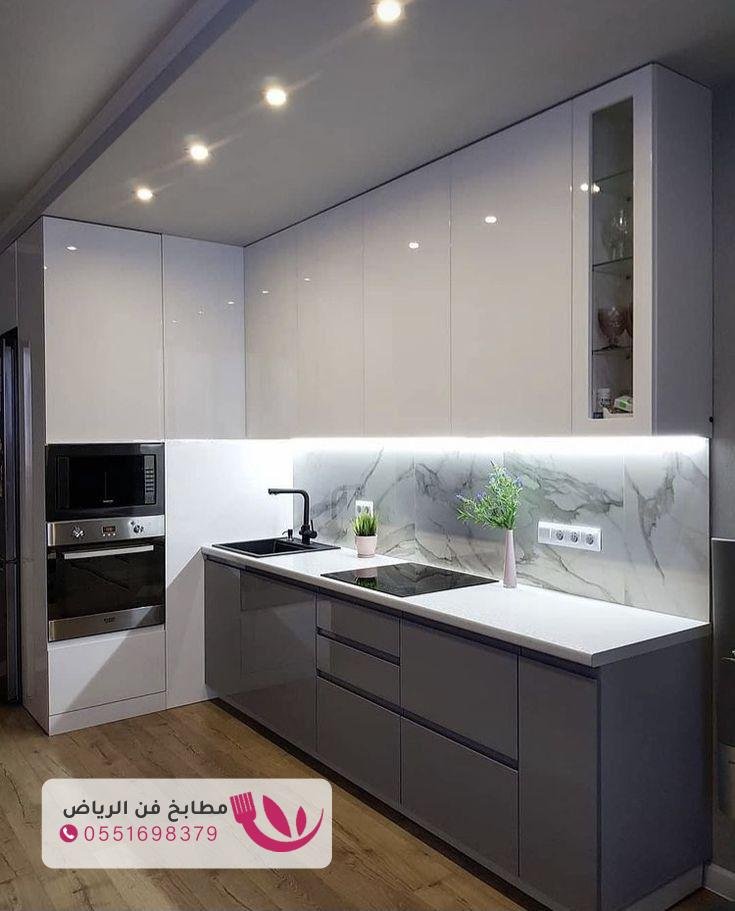 مطبخ ألمنيوم عملي وعصري مع توزيع مثالي للمساحات