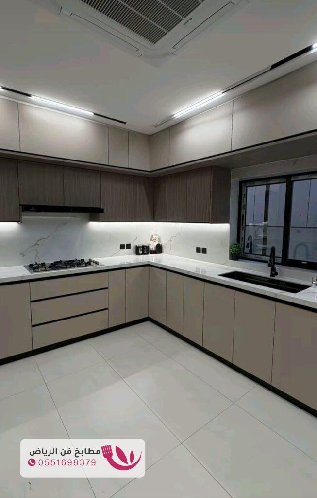 تفصيل مطابخ خشب فاخرة في حي العليا بالرياض